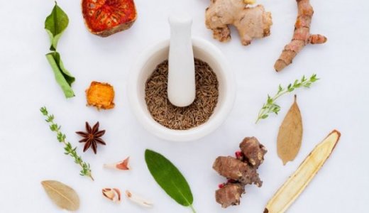 薬草エキスがたんまり！心も体も温まるペルーのホットドリンク：エモリエンテ